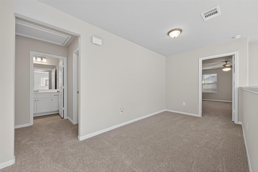 Spacious, unfurnished interior of a new home in Woodland Lakes, Houston (Image 30). Spacious, unfurnished interior of a new home in Woodland Lakes, Houston (Image 30).