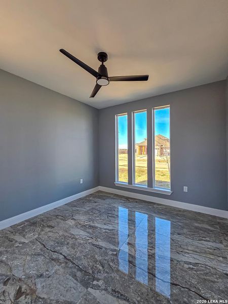 Spacious, unfurnished interior of a new home in , Eagle Pass (Image 26).