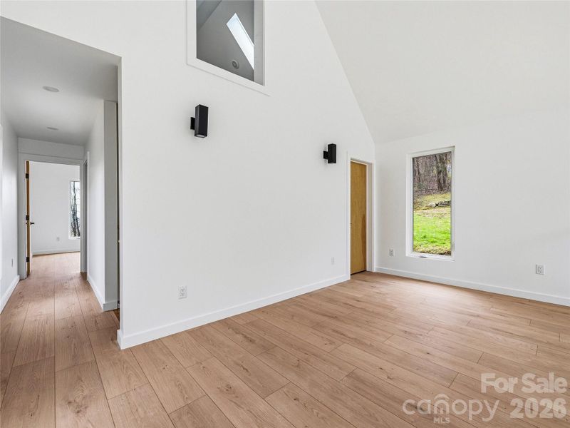 Spacious, unfurnished interior of a new home in , Leicester (Image 23).