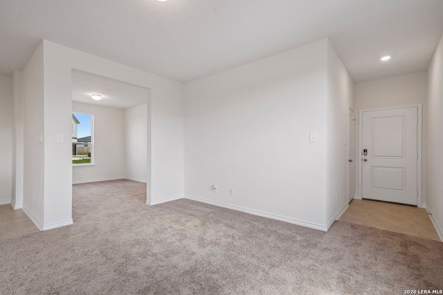 Spacious, unfurnished interior of a new home in Punta Verde, Converse (Image 13).