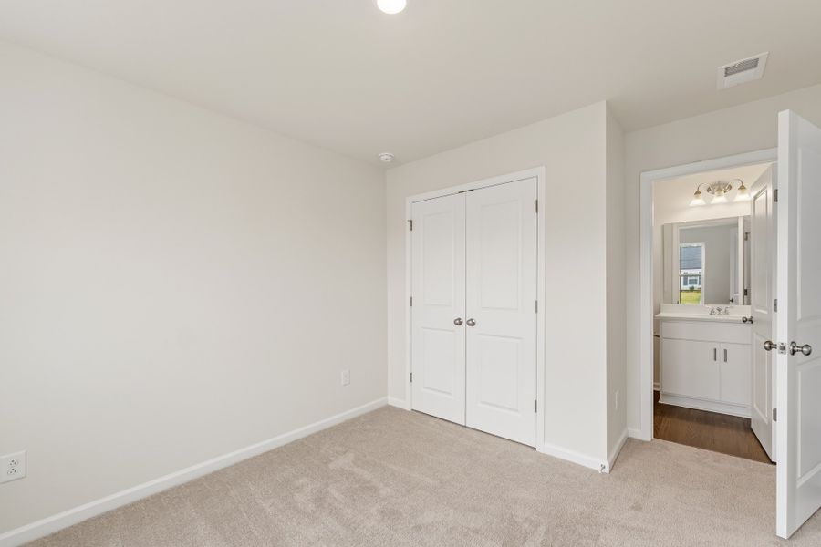 Spacious, unfurnished interior of a new home in Evergreen, Spartanburg (Image 15). Spacious, unfurnished interior of a new home in Evergreen, Spartanburg (Image 15).