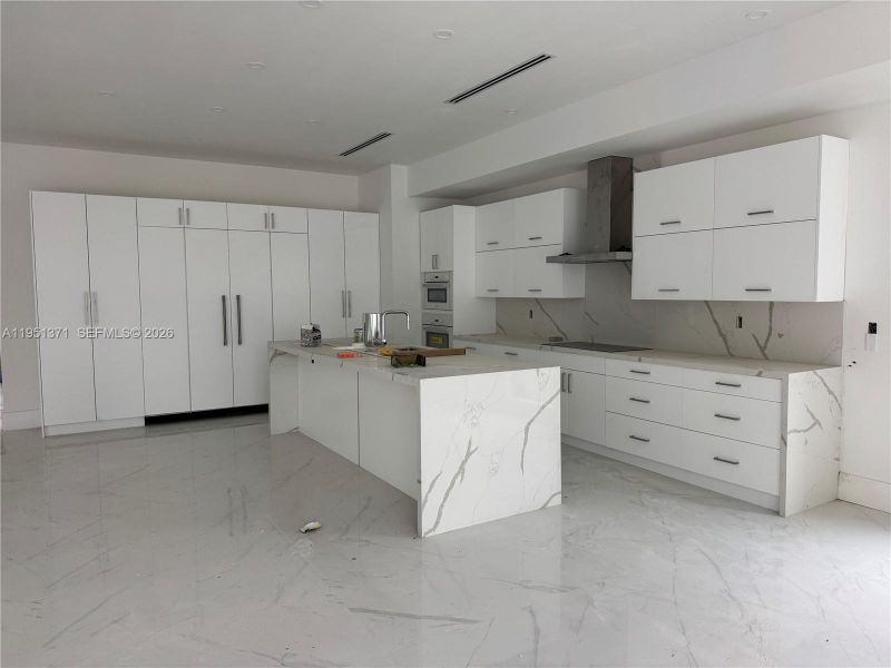 Furnished interior view inside a new home in , Pinecrest (Image 4).