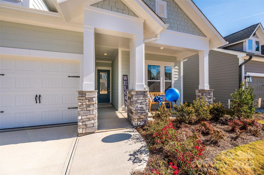 Exterior details and patio area of a home in Encore at Streamside - Classic Series, Waxhaw (Image 4).