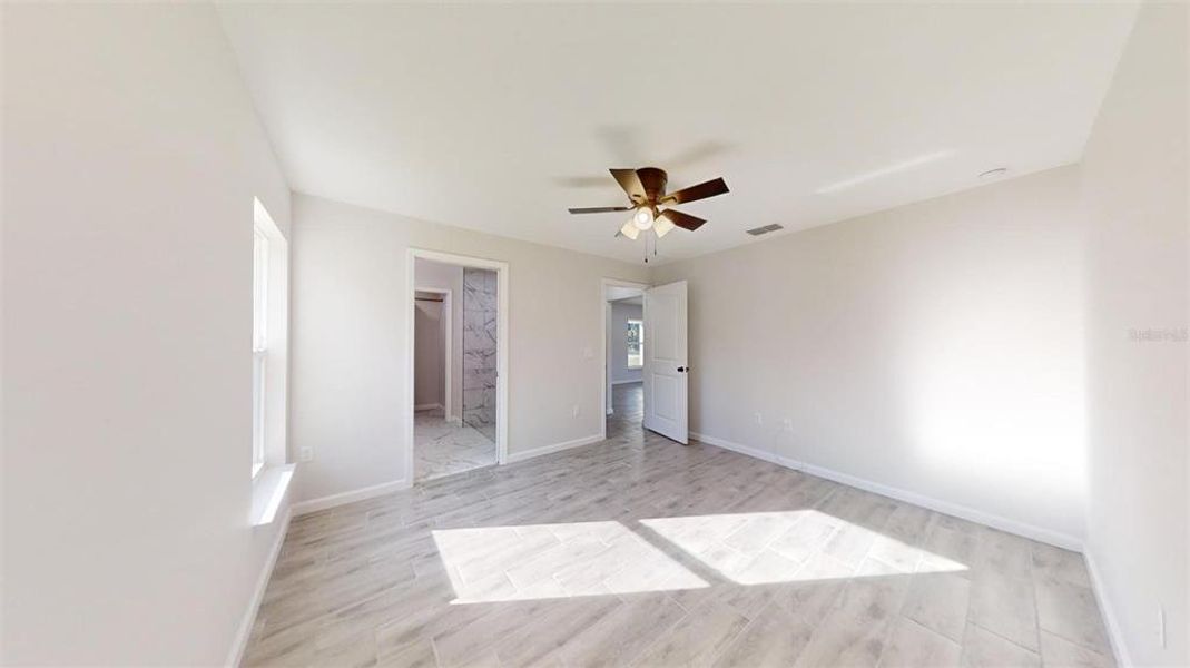 Spacious, unfurnished interior of a new home in , Ocala (Image 33).