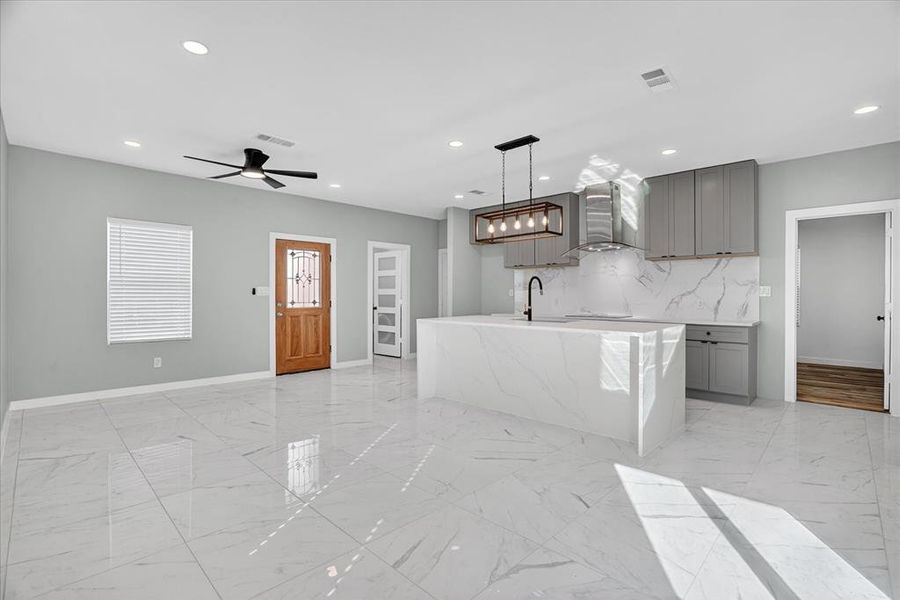 Spacious, unfurnished interior of a new home in , Granbury (Image 28).