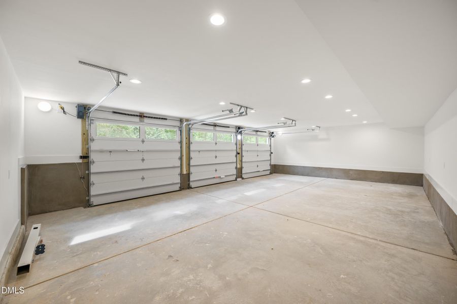 53 -2817 claremont rd, garage, interior