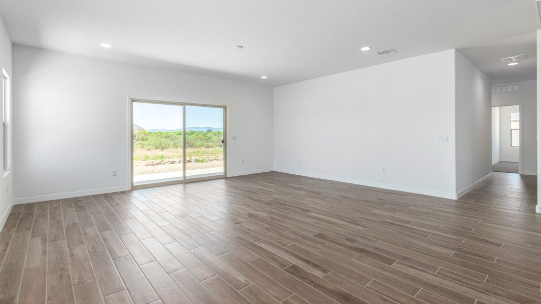 Representative unfurnished interior of a home built from the Sedona - Plan H50T7 by D.R. Horton in Sahuarita Acres, Sahuarita (Image 15).