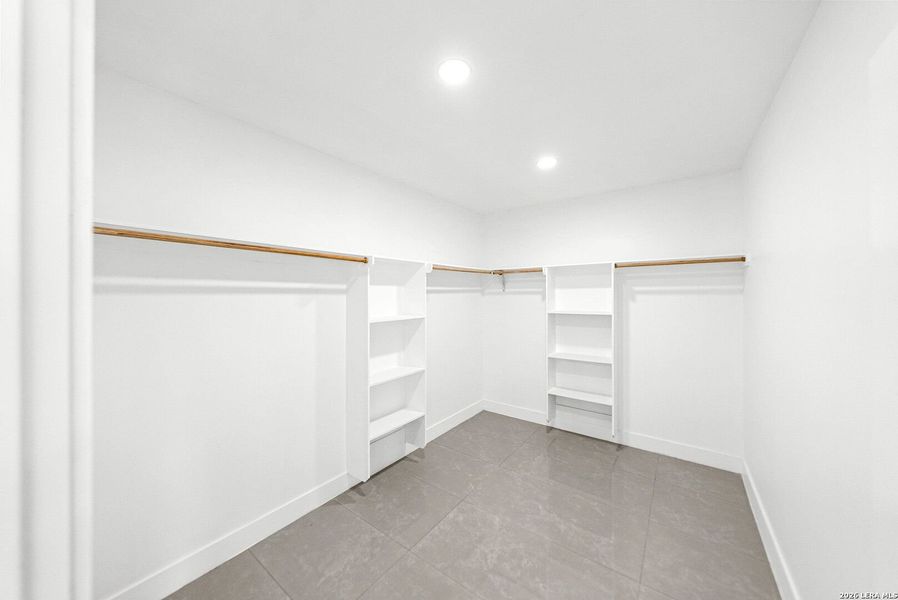 Spacious, unfurnished interior of a new home in , Kyle (Image 47).