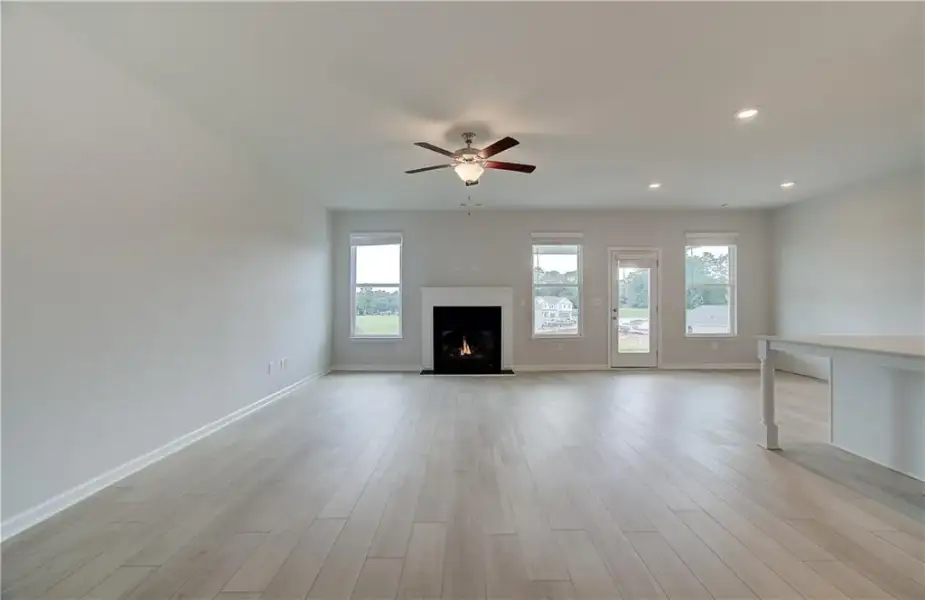 Spacious, unfurnished interior of a new home in Grandview at Millers Mill, Stockbridge (Image 23).