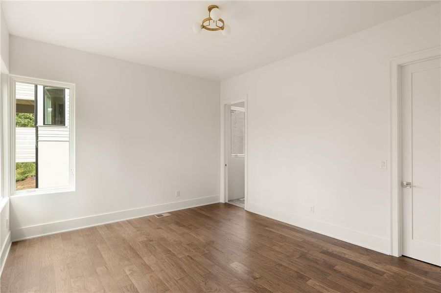 Spacious, unfurnished interior of a new home in , Chattahoochee Hills (Image 15).