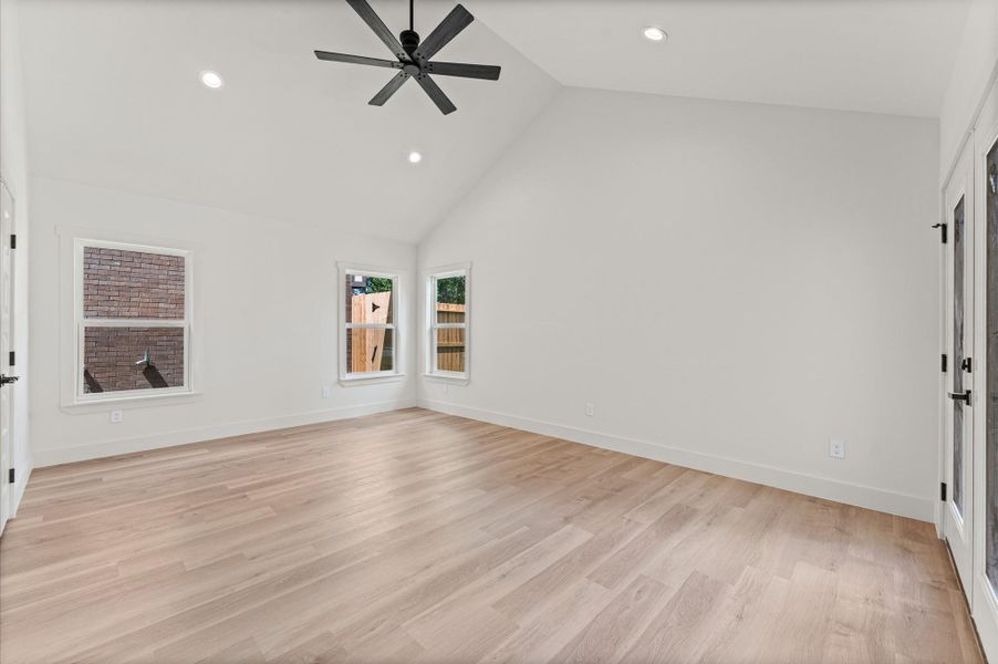 Spacious, unfurnished interior of a new home in , El Lago (Image 22).