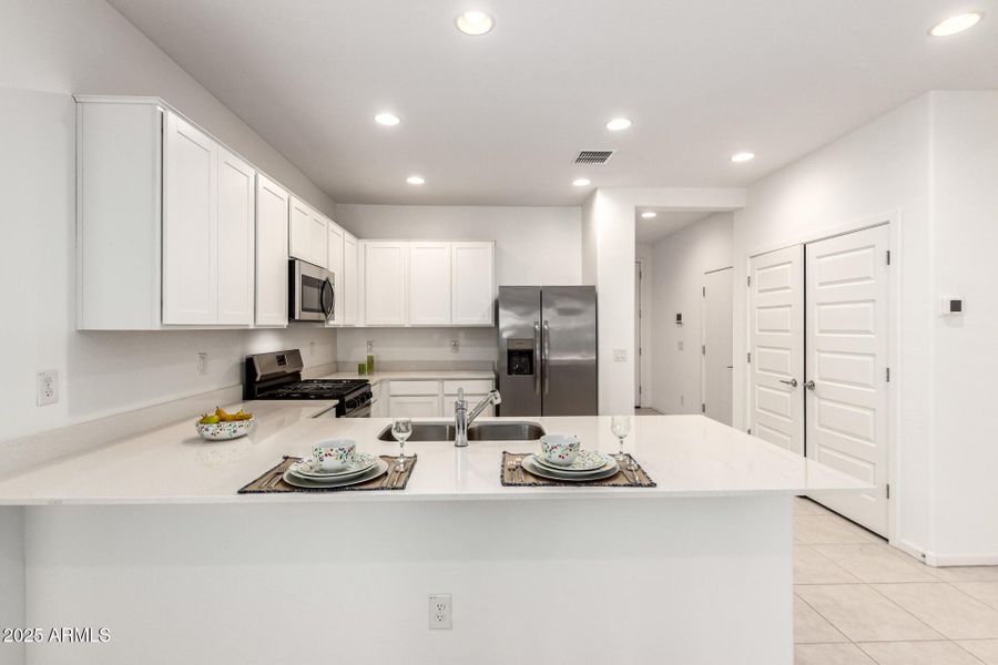 12 Trumbull 12 Trumbull