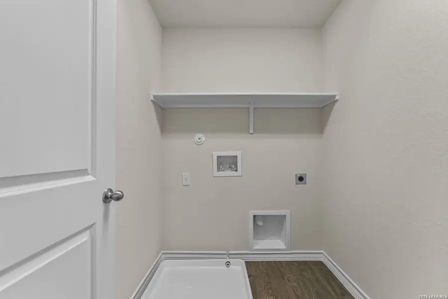 Spacious, unfurnished interior of a new home in Steele Creek, Cibolo (Image 17).