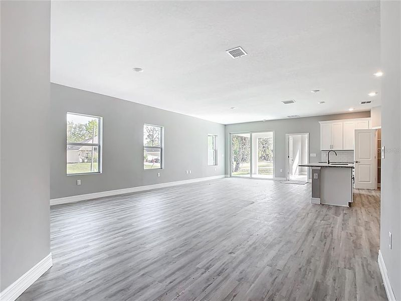 Spacious, unfurnished interior of a new home in , North Port (Image 15).