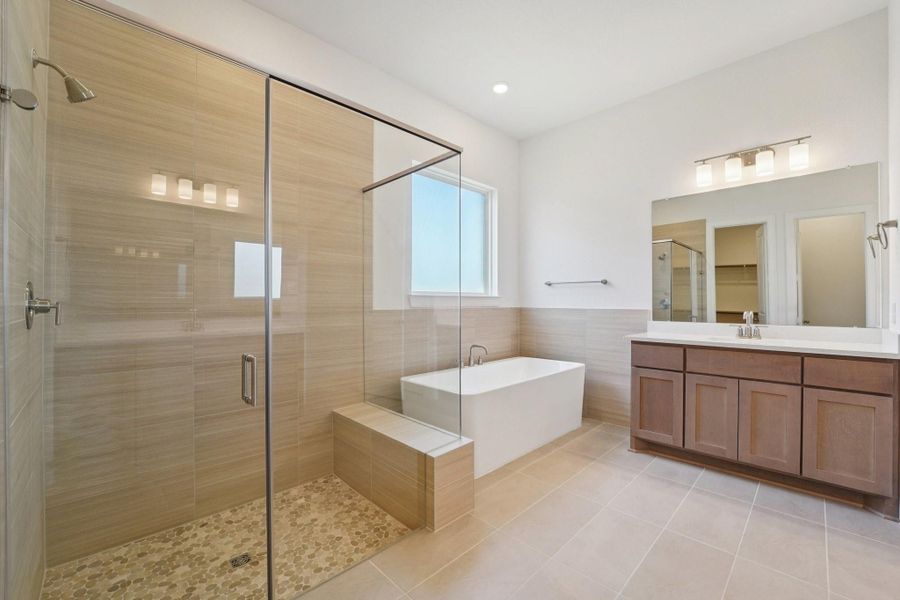 Furnished interior view inside a new home in Meridiana 70', Manvel (Image 9).