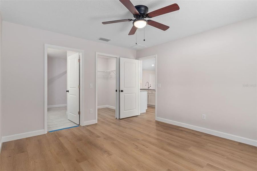 Spacious, unfurnished interior of a new home in , Citrus Springs (Image 34).