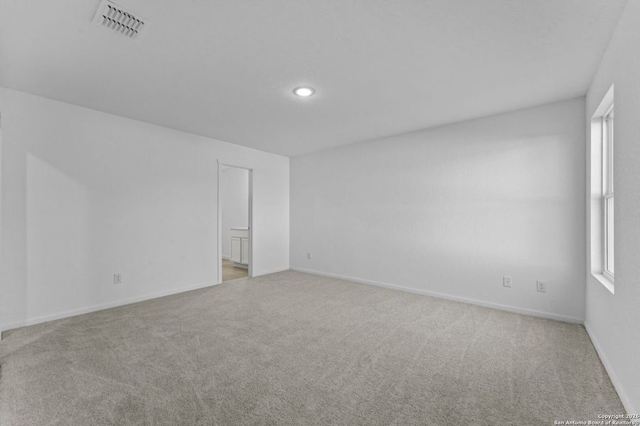 Spacious, unfurnished interior of a new home in Friendship Oaks, Fredericksburg (Image 22). Spacious, unfurnished interior of a new home in Friendship Oaks, Fredericksburg (Image 22).