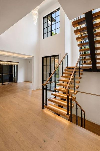 Spacious, unfurnished interior of a new home in , Alpharetta (Image 55).