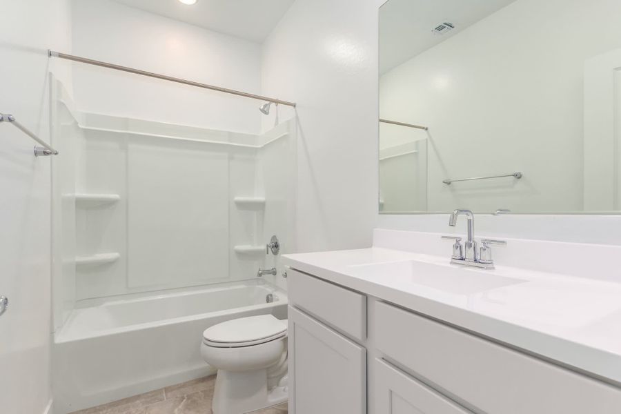 Lot 32 | Bathroom | Falcon | El Cidro | Goodyear, AZ | Landsea Homes