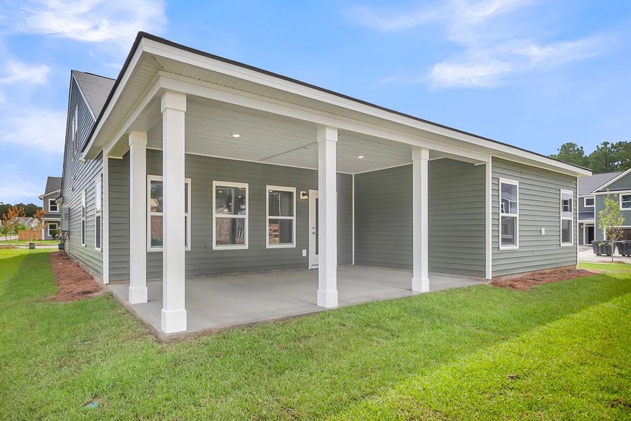 Exterior details and patio area of a home in Watson Hill, Summerville (Image 4).