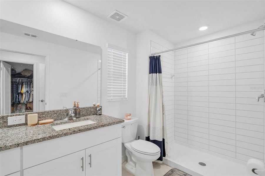 Furnished interior view inside a new home in , Land O' Lakes (Image 15).