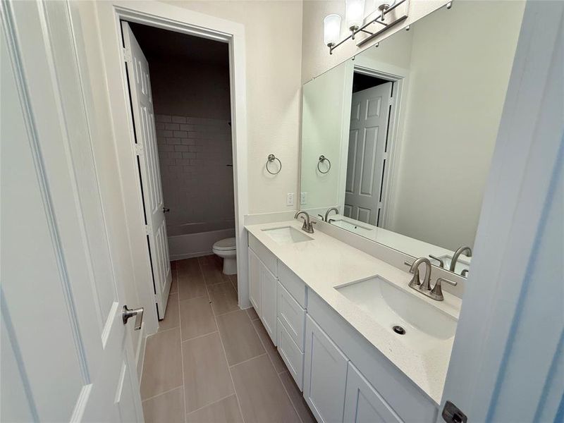 Furnished interior view inside a new home in , Weatherford (Image 6).