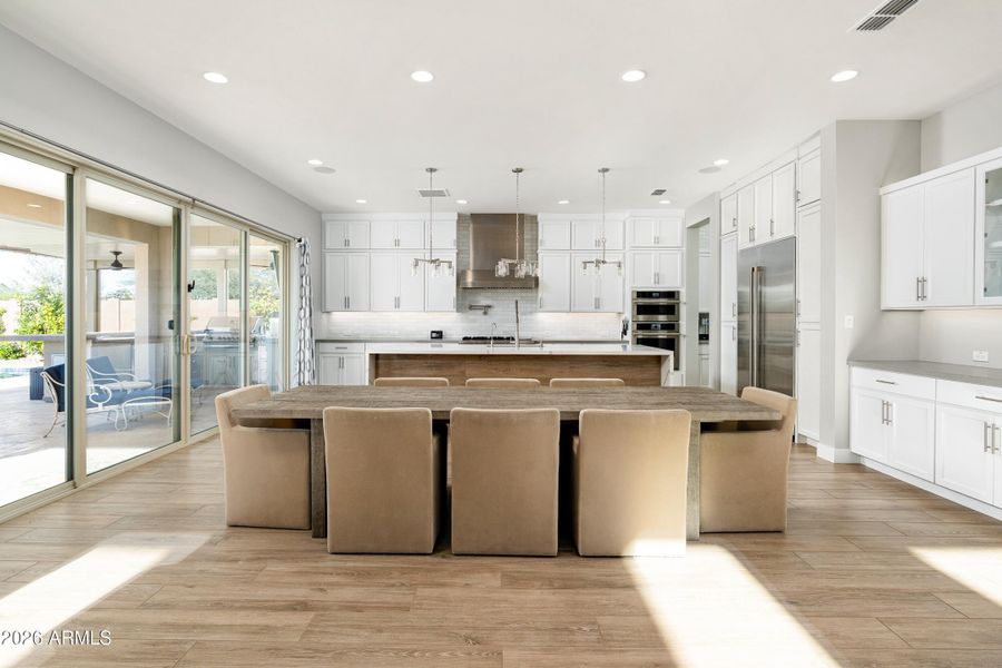 Dining Area Dining Area