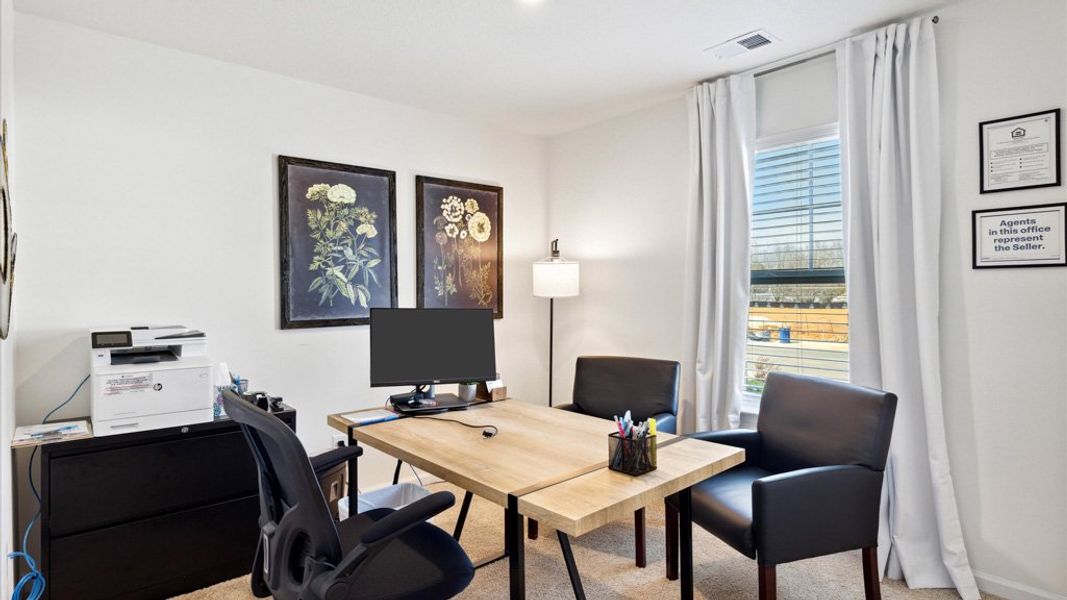 Representative furnished interior of a home built from the Sullivan by D.R. Horton in Fieldcrest Acres, Blountville (Image 19).