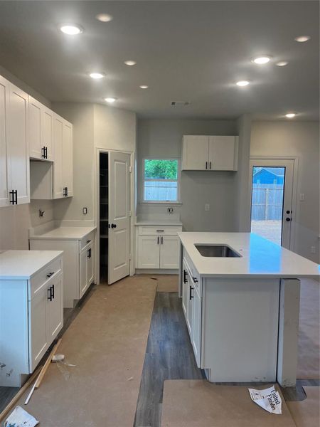 Image 10 of a home in .