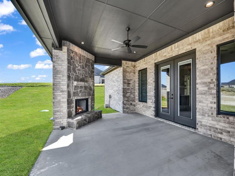 Exterior details and patio area of a home in , Weatherford (Image 3).