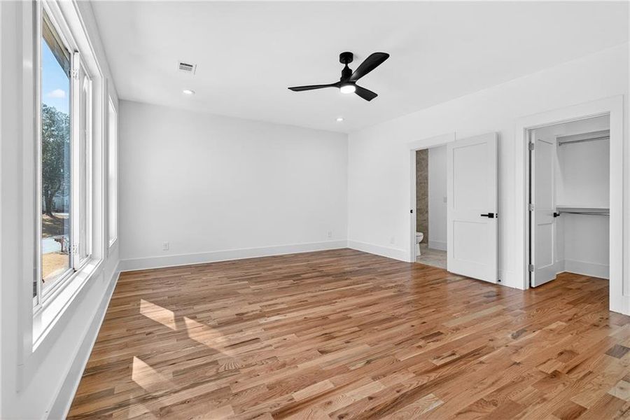 Spacious, unfurnished interior of a new home in , Atlanta (Image 53).