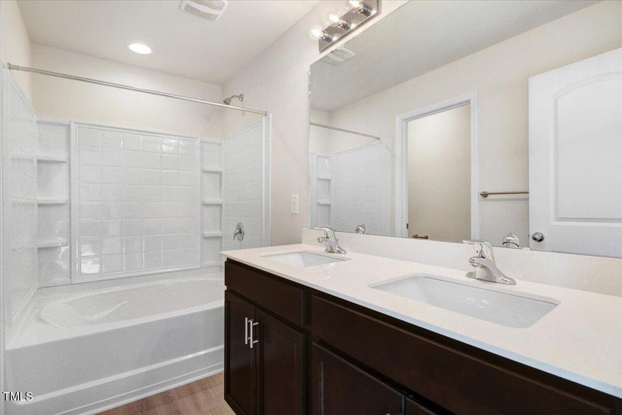 19-200 Streamlet Dr-19