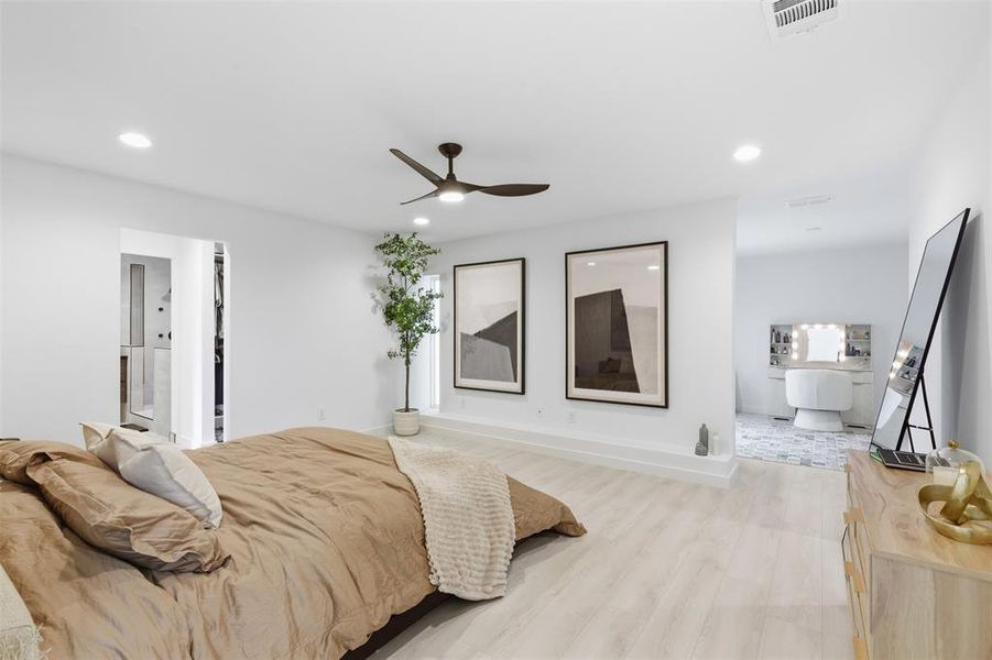 Furnished interior view inside a new home in , Dallas (Image 29).