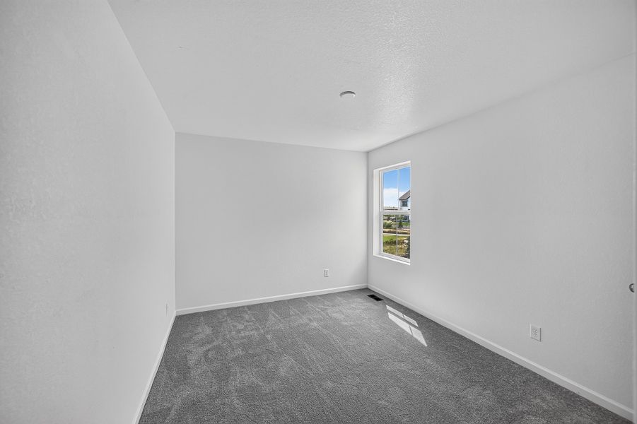 Spacious, unfurnished interior of a new home in The Aurora Highlands, Aurora (Image 19).