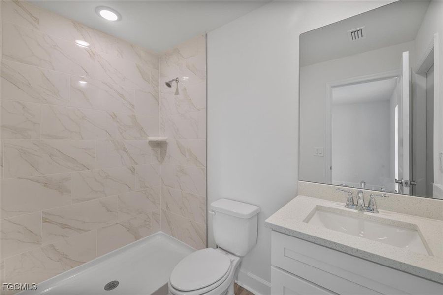 Image 34 of a home in Cape Coral. Image 34 of a home in Cape Coral.