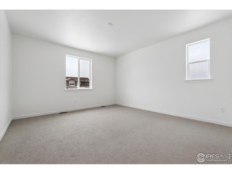 Spacious, unfurnished interior of a new home in The Overlook at Johnstown Farms, Johnstown (Image 16).