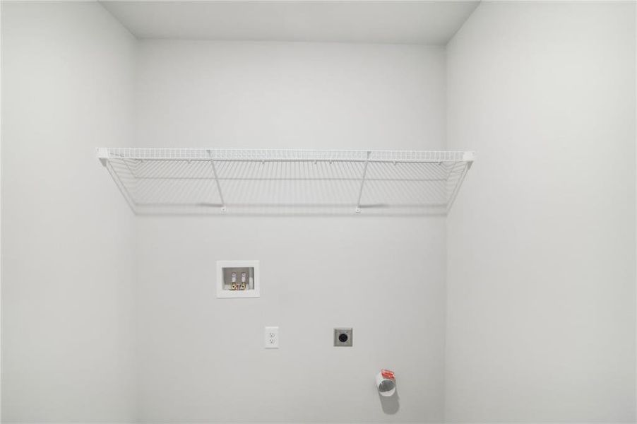 Spacious, unfurnished interior of a new home in Crofton Place Enclave, Snellville (Image 27).