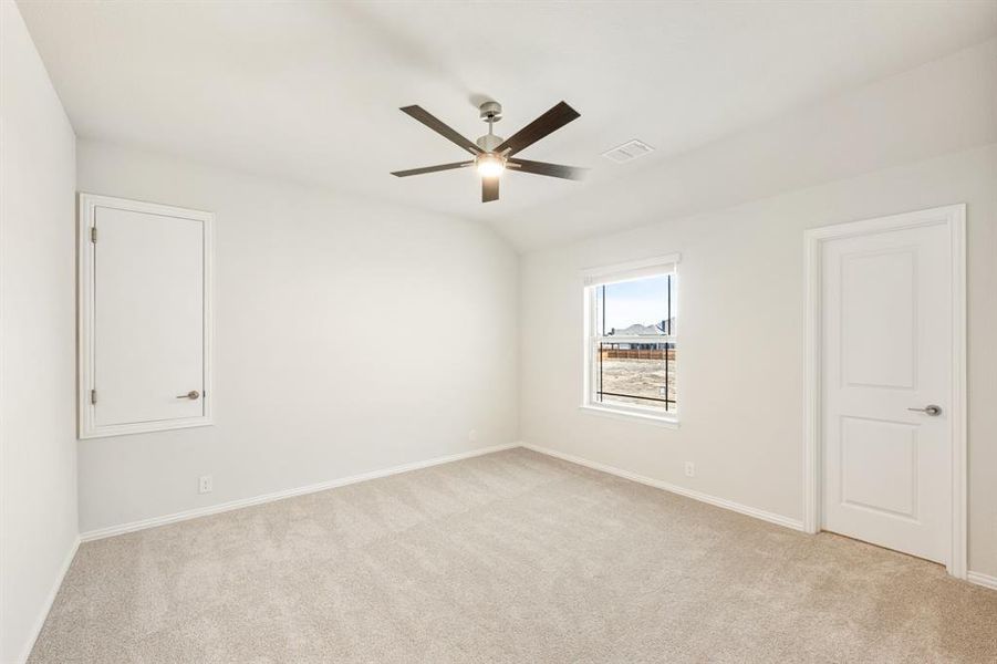 Spacious, unfurnished interior of a new home in Somerset, Mansfield (Image 36).