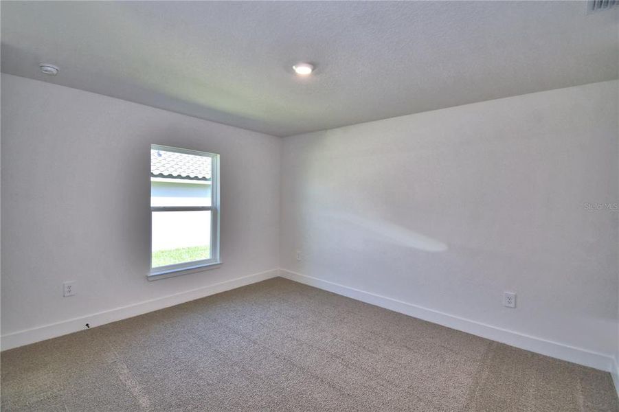 Spacious, unfurnished interior of a new home in Lake Juliana Estates, Auburndale (Image 20).