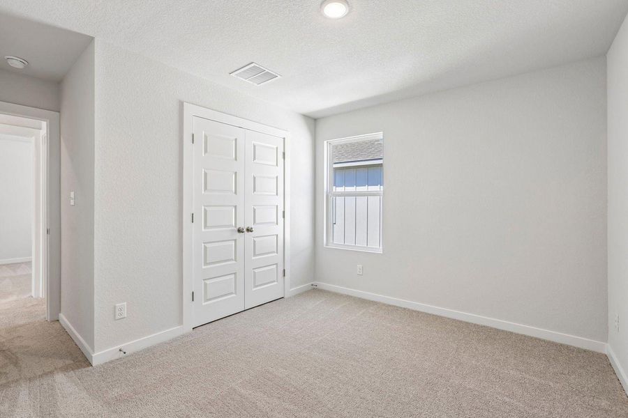 Spacious, unfurnished interior of a new home in Avery Centre, Round Rock (Image 14).