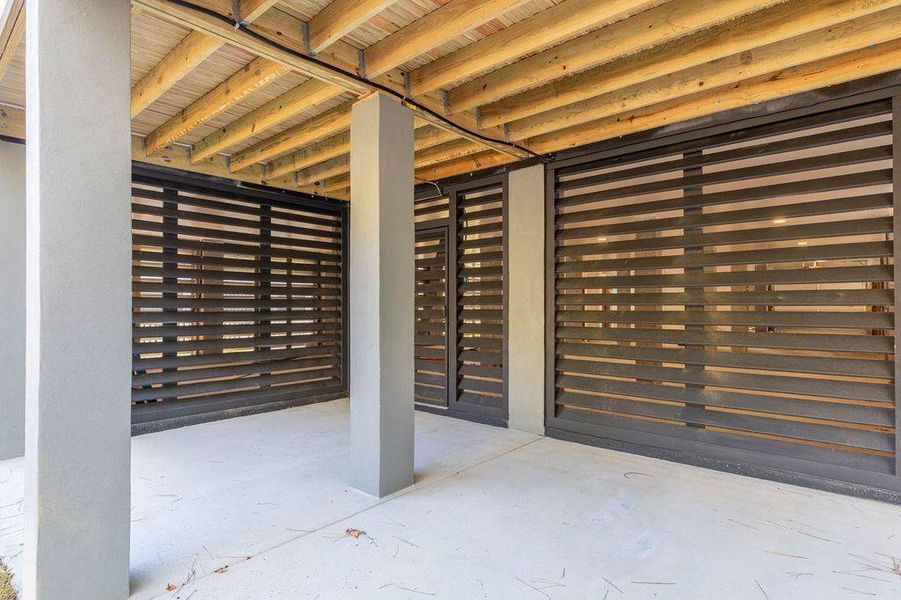 Exterior details and patio area of a home in Kings River Preserve, Hollywood (Image 28).