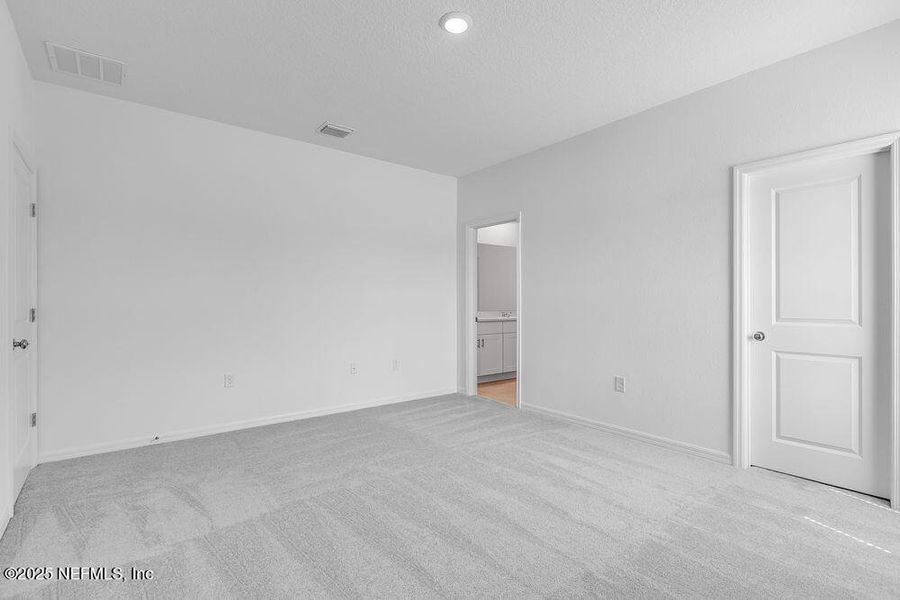 Spacious, unfurnished interior of a new home in Coopers Meadow, Jacksonville (Image 13). Spacious, unfurnished interior of a new home in Coopers Meadow, Jacksonville (Image 13).