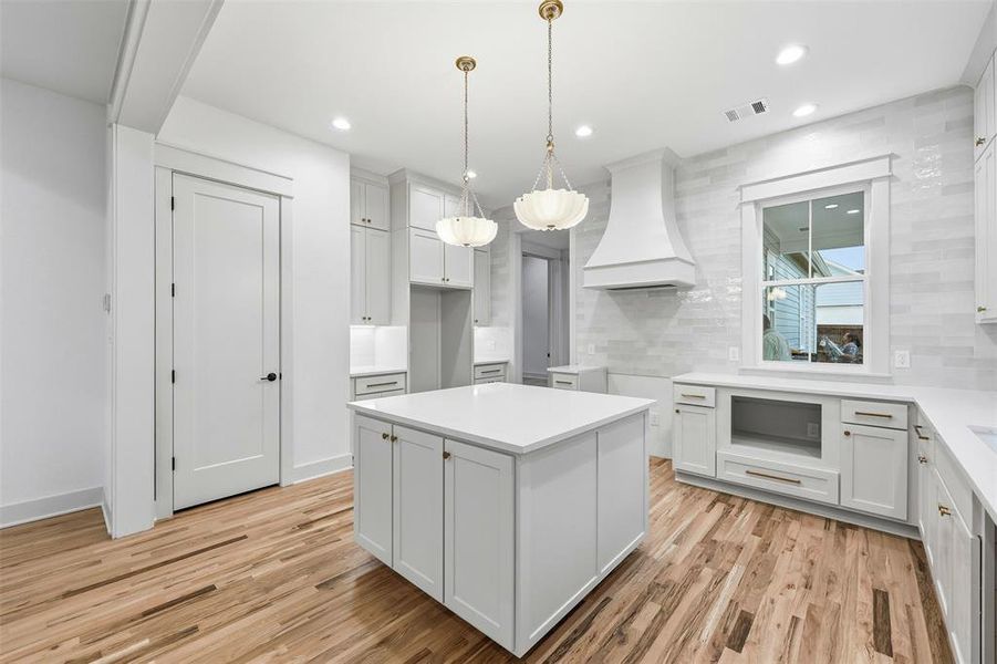 Furnished interior view inside a new home in , Midlothian (Image 10).