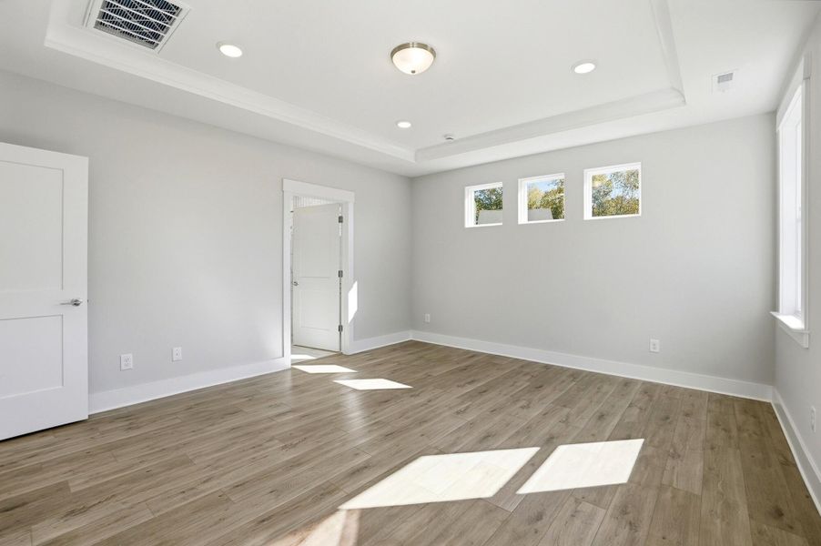 Spacious, unfurnished interior of a new home in Rone Creek, Waxhaw (Image 34).