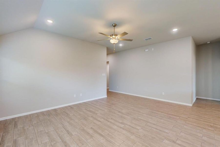 Spacious, unfurnished interior of a new home in Sagebrook, Argyle (Image 23). Spacious, unfurnished interior of a new home in Sagebrook, Argyle (Image 23).
