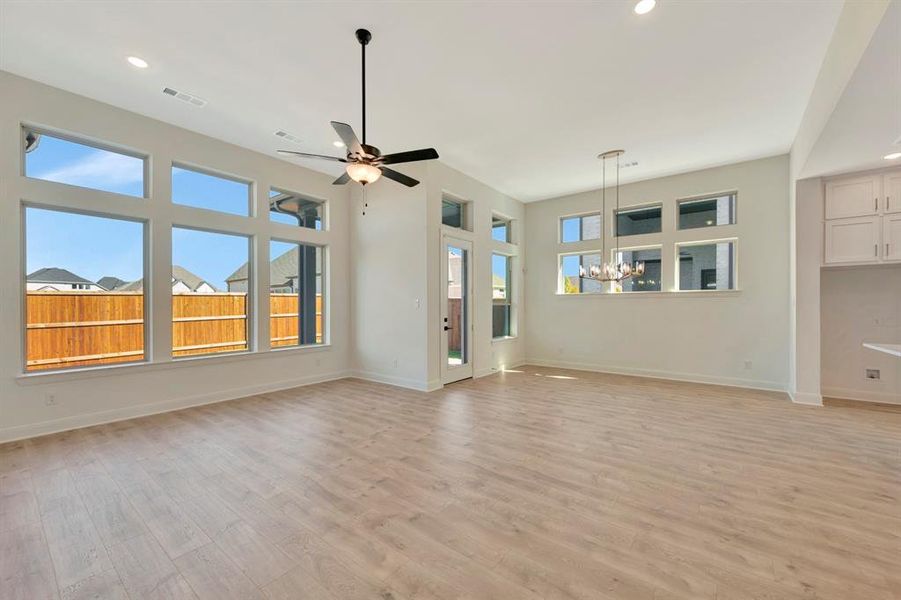 Spacious, unfurnished interior of a new home in Sandbrock Ranch, Aubrey (Image 20). Spacious, unfurnished interior of a new home in Sandbrock Ranch, Aubrey (Image 20).