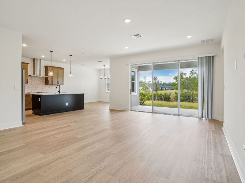 Spacious, unfurnished interior of a new home in Ridgehaven - Reserve Series, Ormond Beach (Image 10).