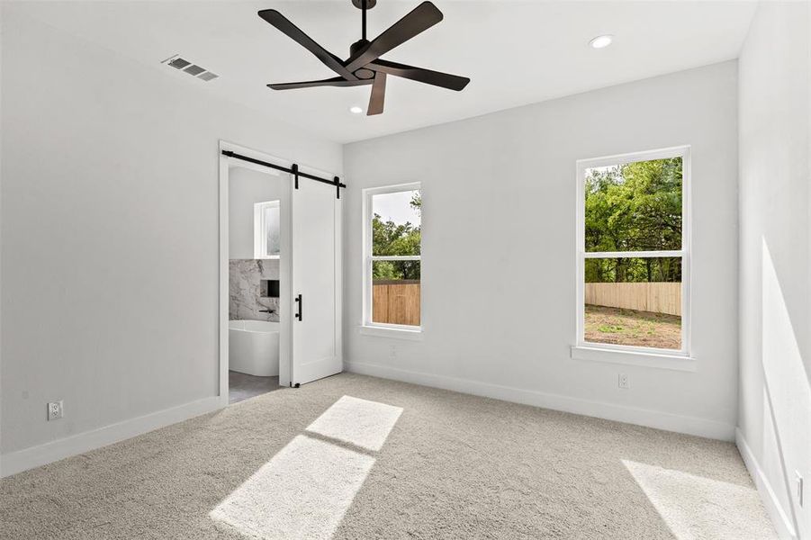 Spacious, unfurnished interior of a new home in , Dallas (Image 16).