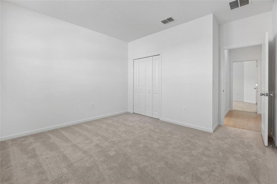 Spacious, unfurnished interior of a new home in , Dunnellon (Image 22).