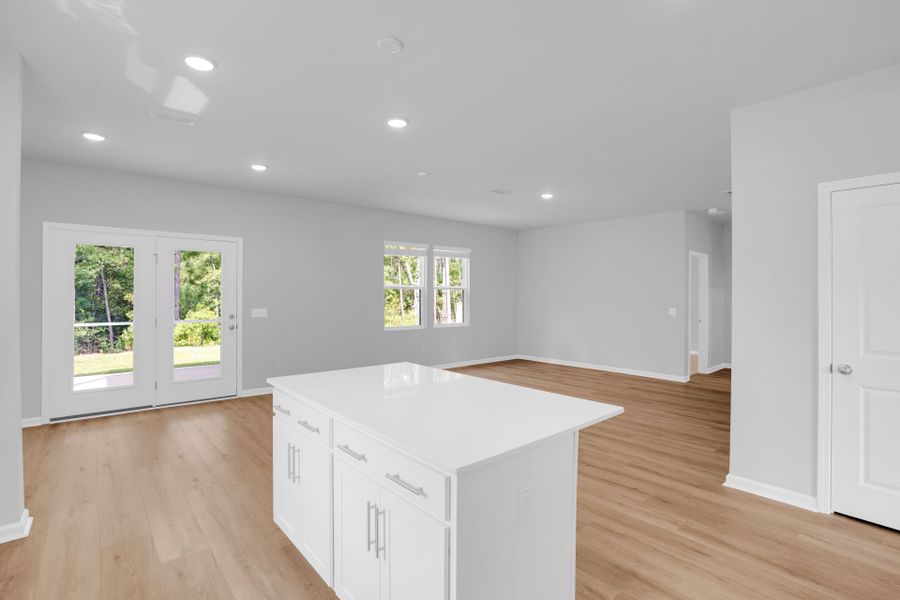 Spacious, unfurnished interior of a new home in Bradford Pointe, Summerville (Image 32).